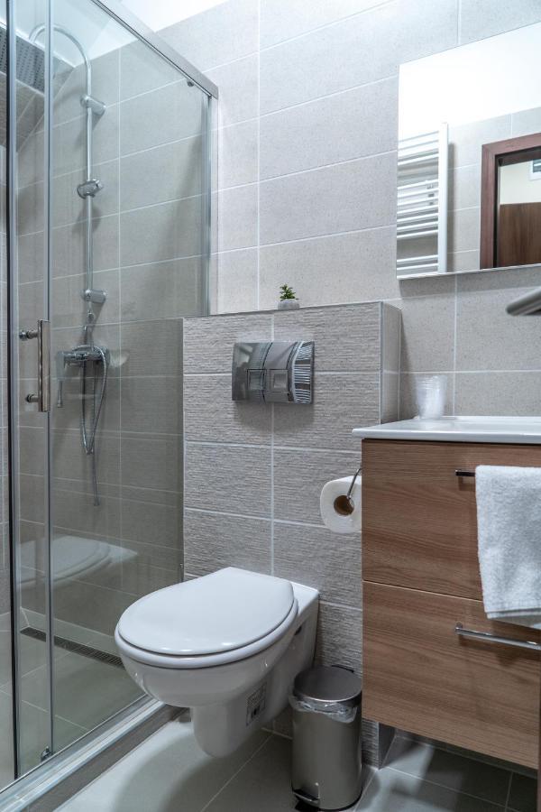 Rozsa Etterem & Panzio Bed & Breakfast Печ Екстериор снимка
