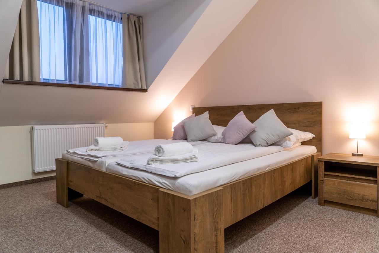 Rozsa Etterem & Panzio Bed & Breakfast Печ Екстериор снимка