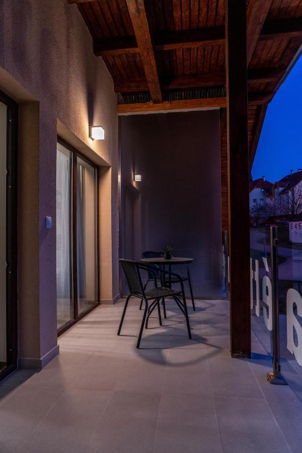 Rozsa Etterem & Panzio Bed & Breakfast Печ Екстериор снимка