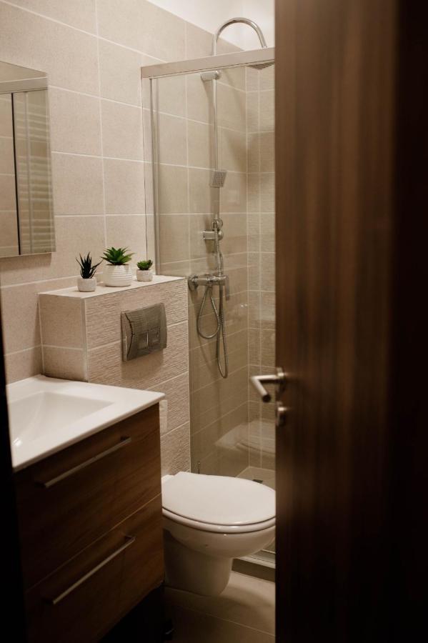 Rozsa Etterem & Panzio Bed & Breakfast Печ Екстериор снимка