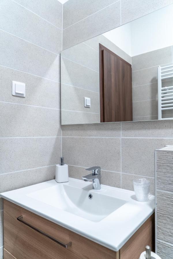 Rozsa Etterem & Panzio Bed & Breakfast Печ Екстериор снимка