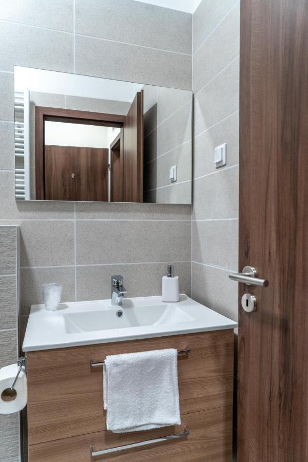 Rozsa Etterem & Panzio Bed & Breakfast Печ Екстериор снимка