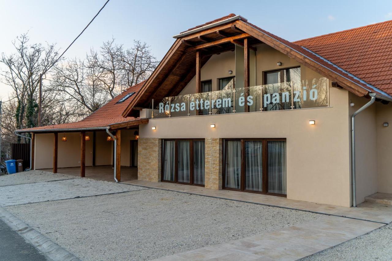 Rozsa Etterem & Panzio Bed & Breakfast Печ Екстериор снимка