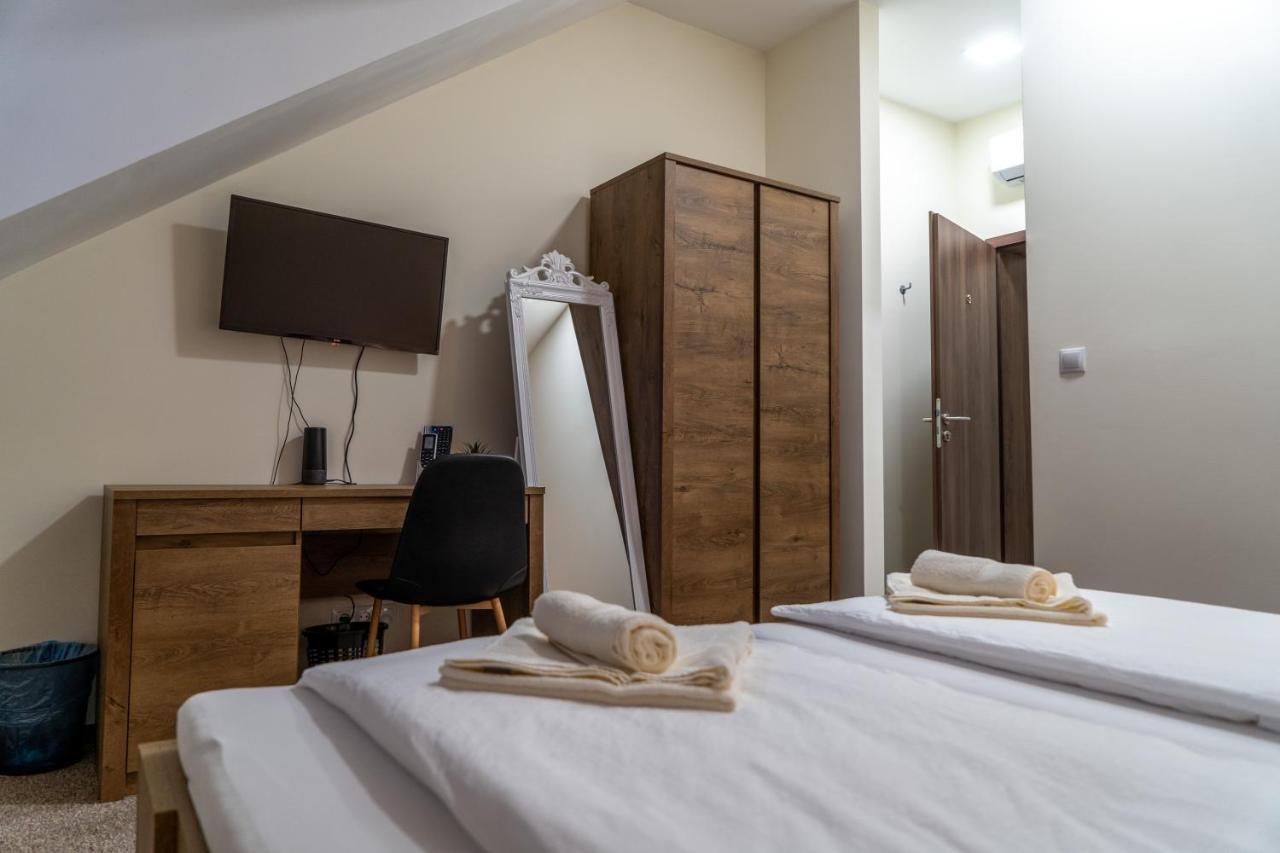 Rozsa Etterem & Panzio Bed & Breakfast Печ Екстериор снимка